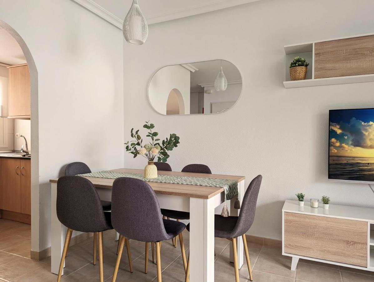 Apartamento Las Palmeras - Con Terraza, Barbacoa, Aire Acondicionado Y A 250M De La Playa! Los Alcázares Exterior foto